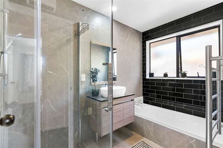 2/16 James K Baxter Place Addington_9