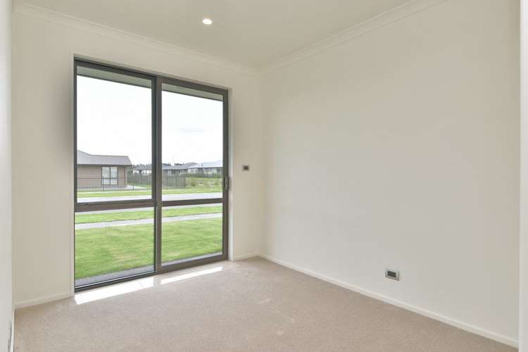 1 James Caird Lane Wigram_11