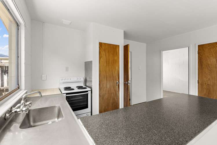 2/4 Herekawe Drive Spotswood_7