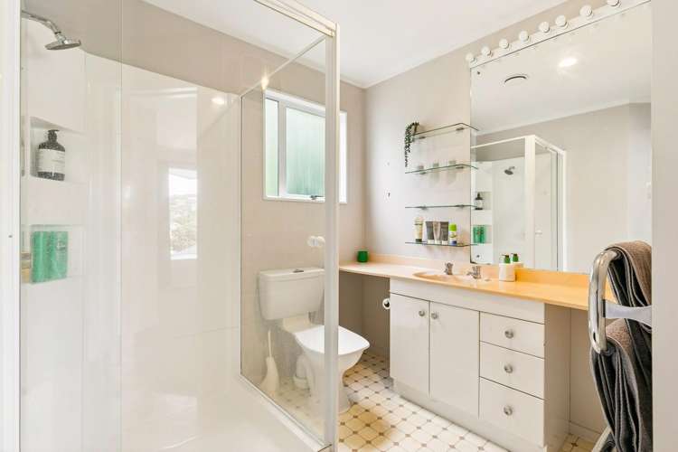 5 Erskine Close Island Bay_8