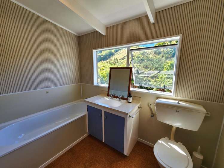 133 Coulson Road Paroa_13