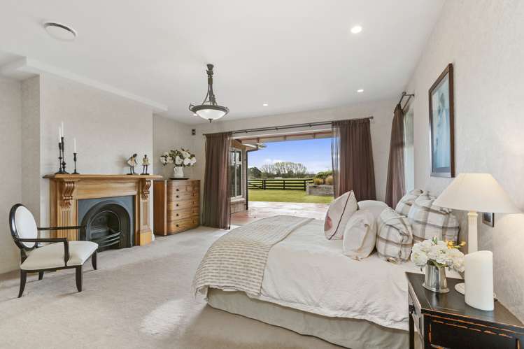 3 Old Windsor Lane Bottle Lake_9