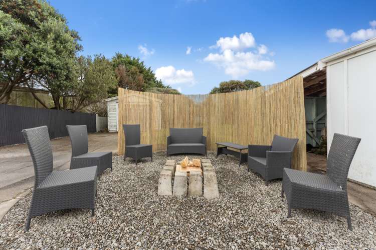 27 Manuka Street Otaki Beach_18