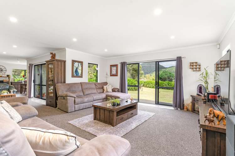 5523 Masterton Castlepoint Road Whakataki_5