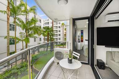 1E/175 Hurstmere Road_4