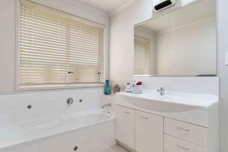 27 Galloway Crescent Pyes Pa_15