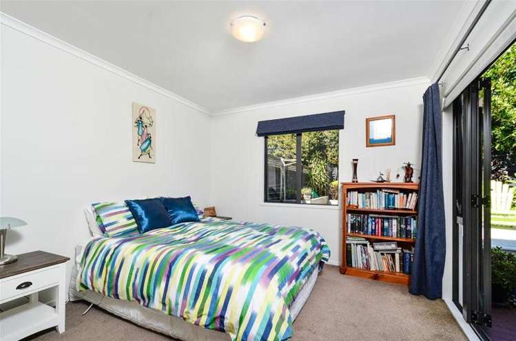 54 Provence Esplanade Te Atatu Peninsula_8