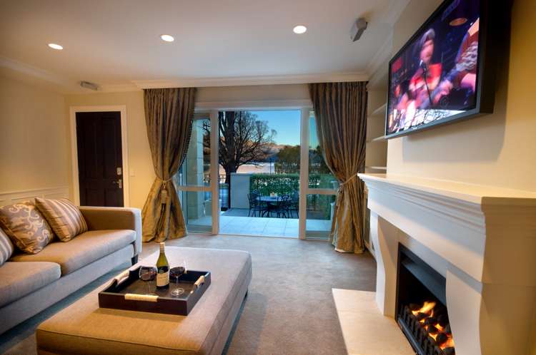 10/70 Lake Esplanade Queenstown_6