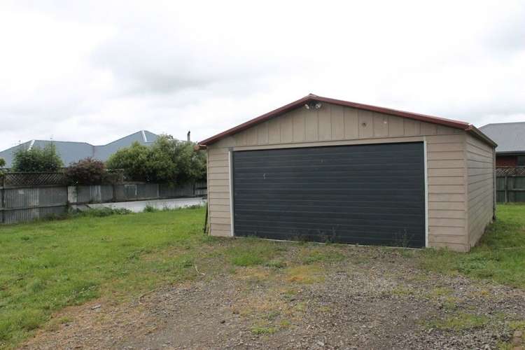 23 Pembertons Road Sefton_11