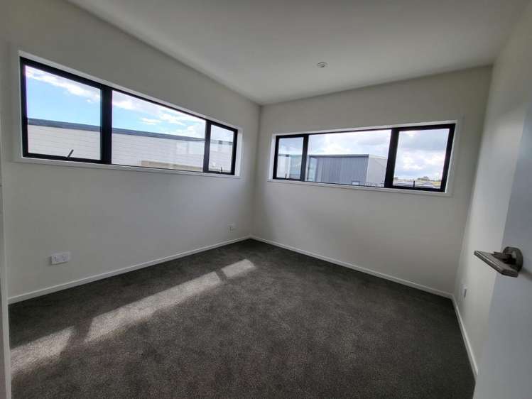 202/3 Newelm Lane Flat Bush_6