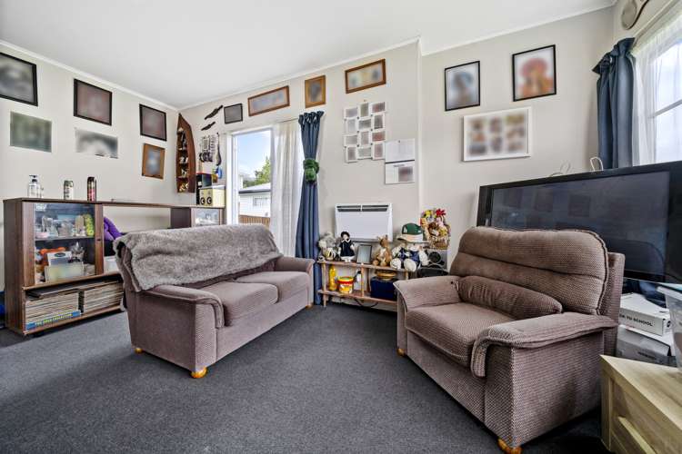 18 & 18A Fraser Street Wainuiomata_5