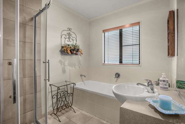 6 Kirton Drive Riverstone Terraces_16