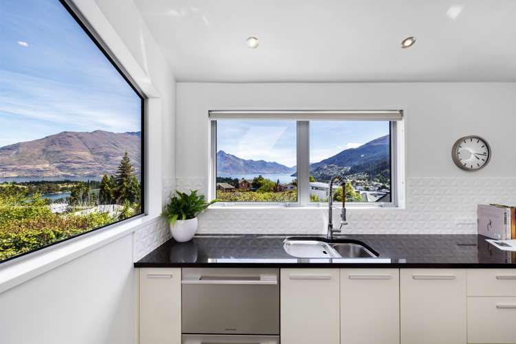 8 Poole Lane Queenstown_12