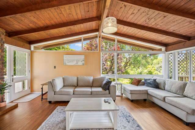 12 Raroa Terrace Waiatarua_3