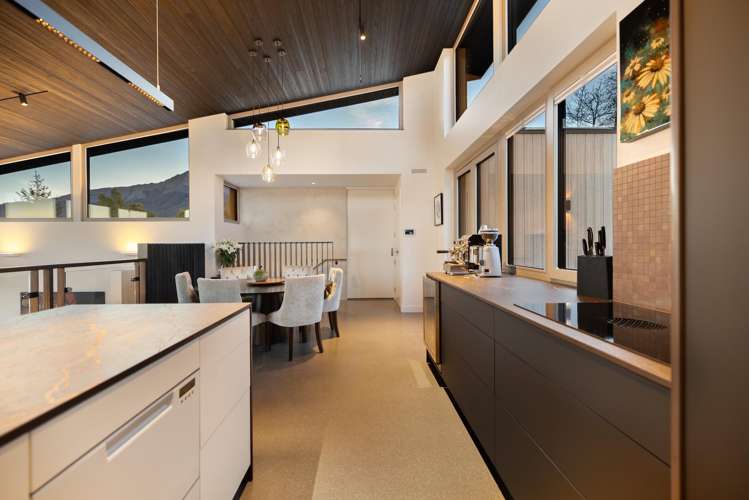 52 Suburb Street Queenstown Hill_8