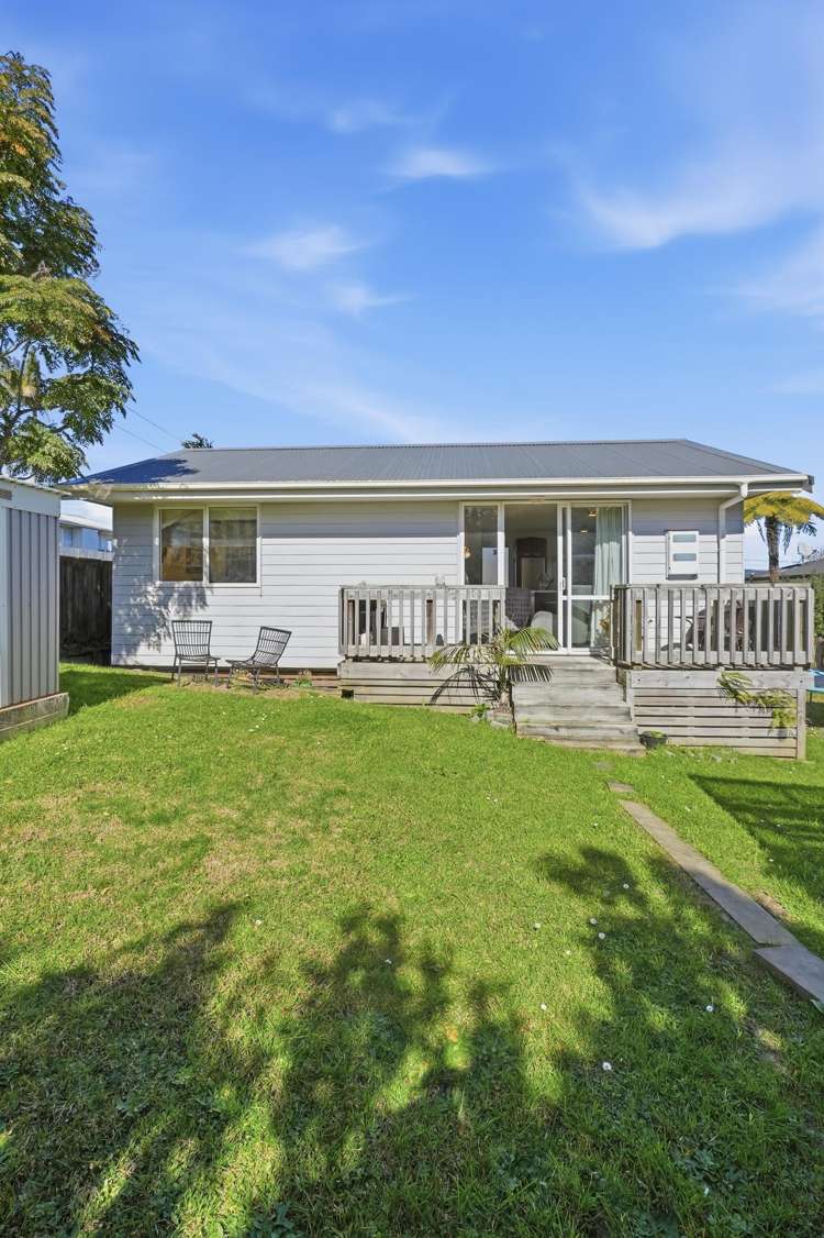 57 Chorley Avenue Massey_15