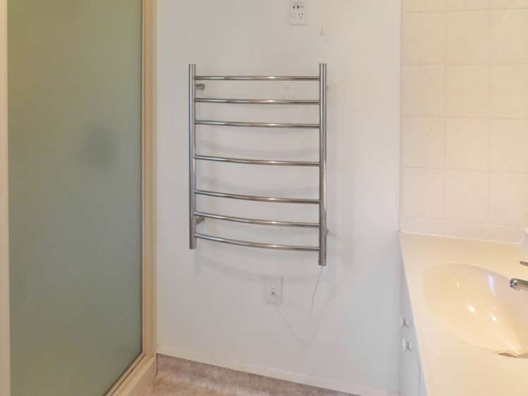 122 Redvers Drive Belmont_13