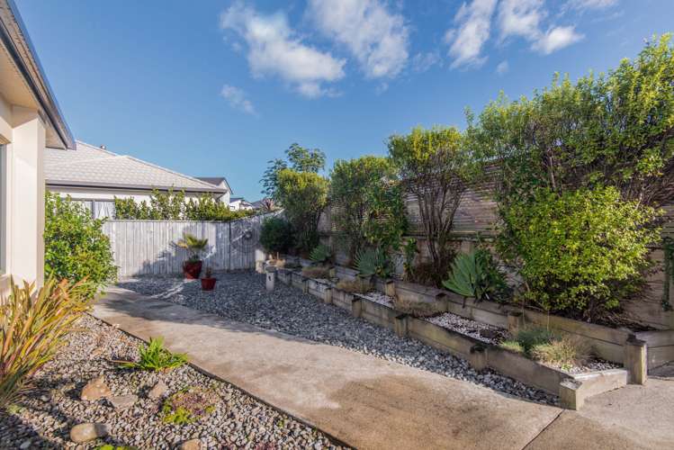 53 Te Puia Drive Aotea_16
