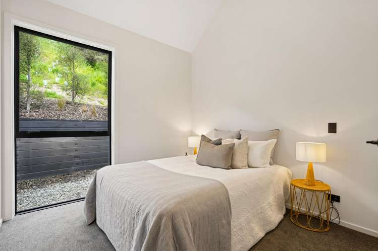 7 Mckenzies Shute Jacks Point_13