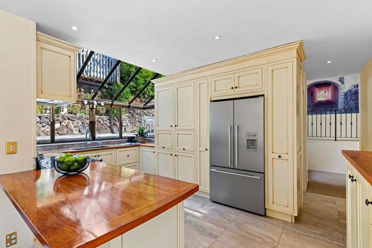 4 Saddleback Rise Murrays Bay_6