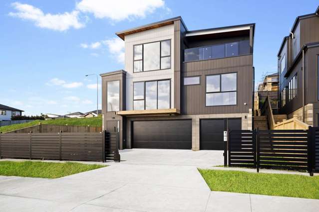Luxury Living, Stunning City Views!