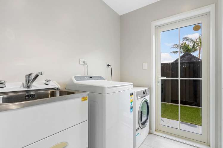 2/33 Ronaki Road Mission Bay_31