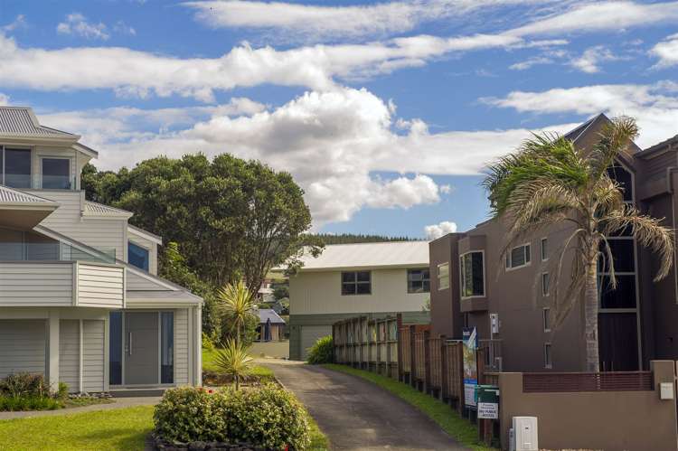 119 Oratia Place Onemana_44