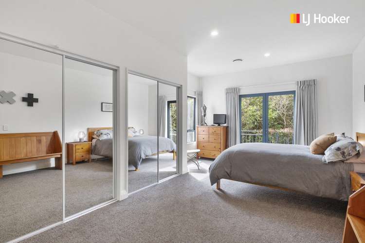 553 Portobello Road Company Bay_13