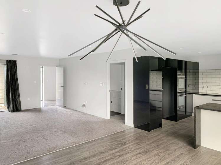 8 Gladys Place 10516_5