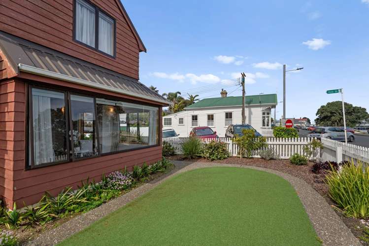 33 Queens Parade Devonport_29