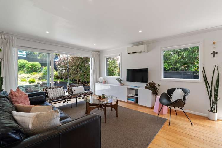 19 Kererū Bend Tawa_2