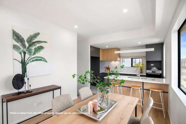 19 Papatahi Lane Flat Bush_2