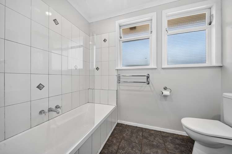 10 Surrey Street Solway_12
