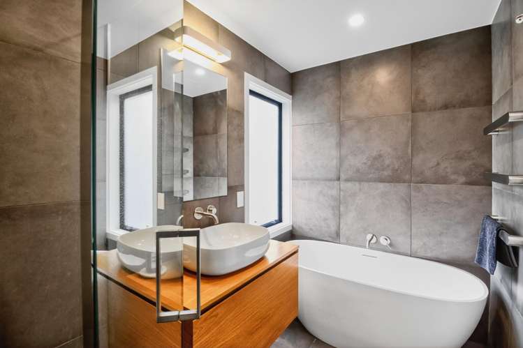 21c Newell Street Point Chevalier_11