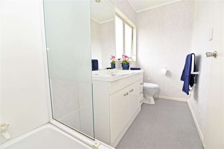 14 Queen Natalie Place Massey_15