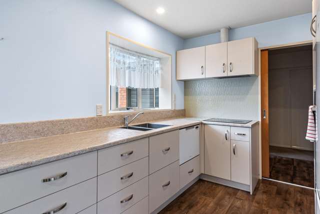 2/14 Middlepark Road Sockburn_3