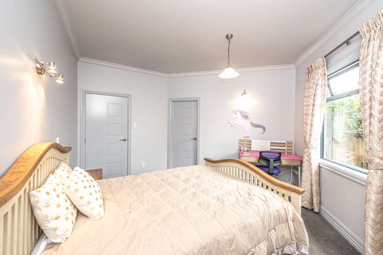 29 Lithgow Drive Otamatea_24