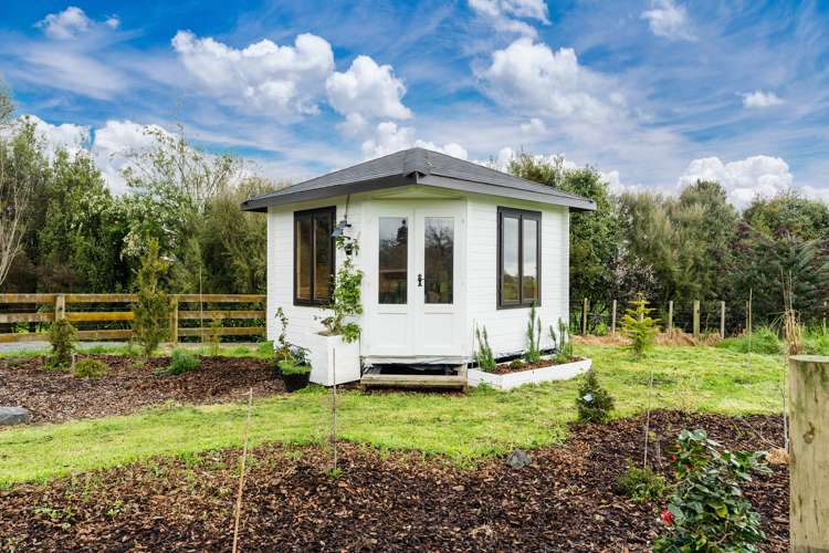 110 Kells Lane Lichfield_17