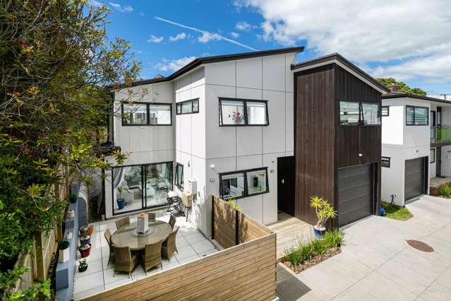 Beautiful 4 Bedroom Home awaiting!!