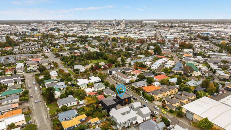 2/12 Hume Street Sydenham_21