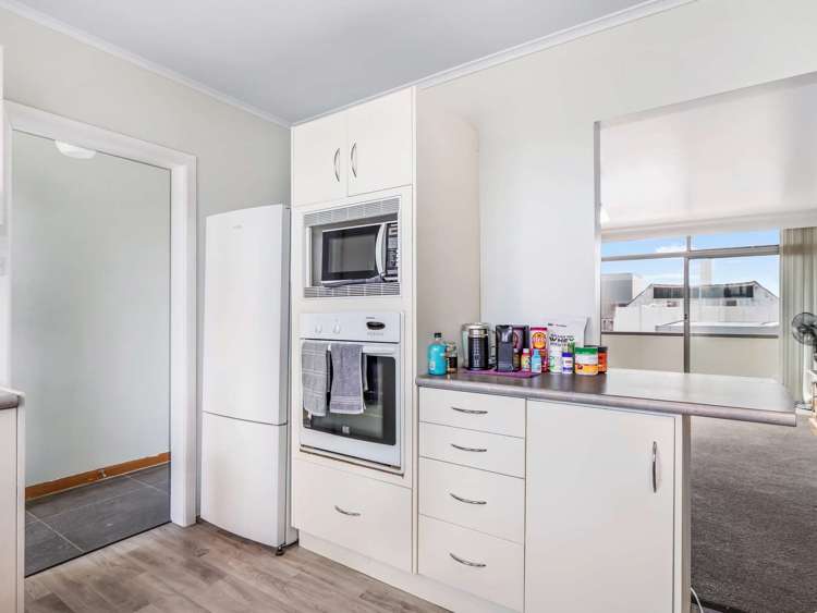 10/1221 Hinemaru Street_5