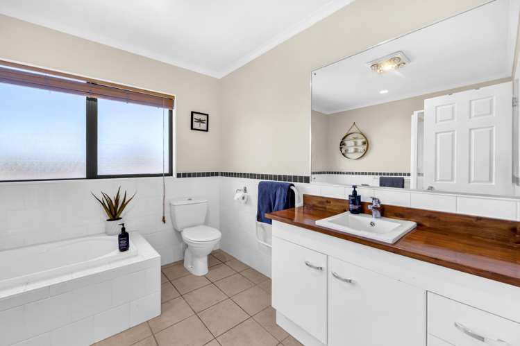 17 Macnean Drive East Tamaki Heights_20