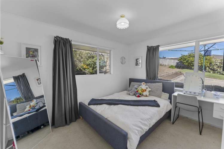 27 Idesia Grove Richmond_23