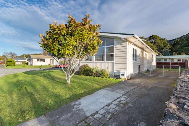 2 Moehau Grove Trentham_1