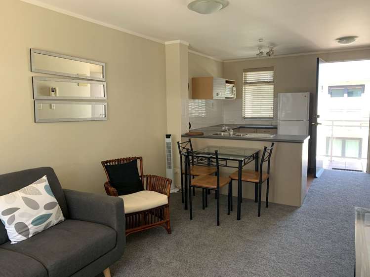 5 The Mall Cromwell_8