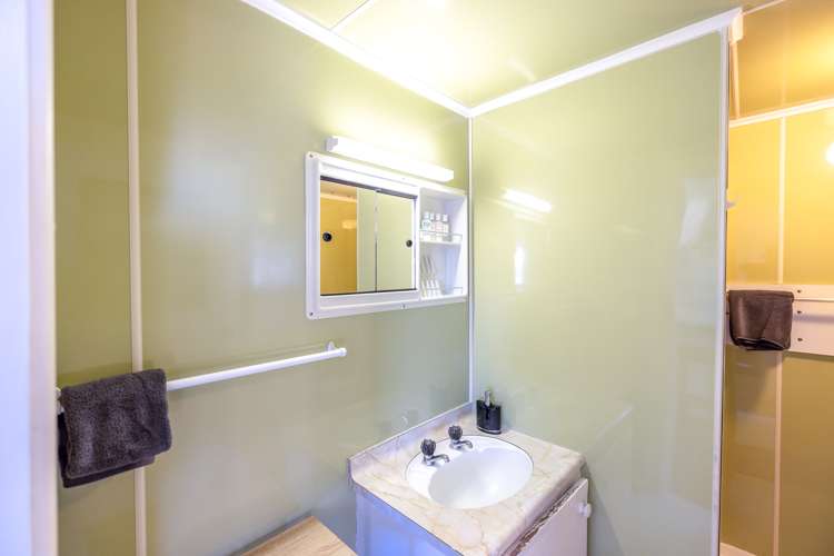 12 Natzka Road Ostend_18