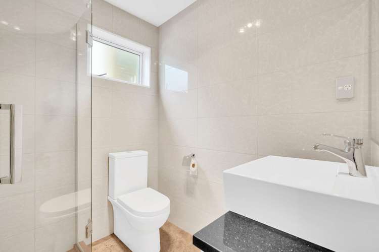 141 Alec Craig Way Gulf Harbour_13