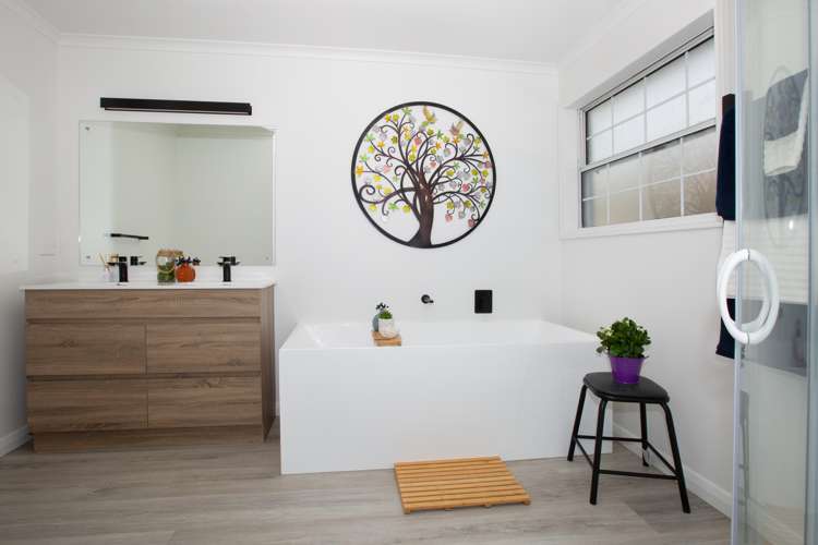 84 Navigation Drive Whitby_16