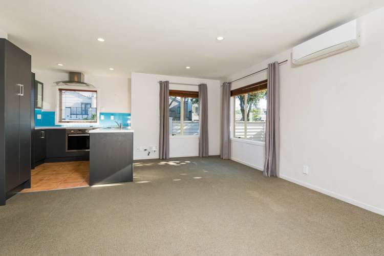 1/20 Fields Parade Oteha_4