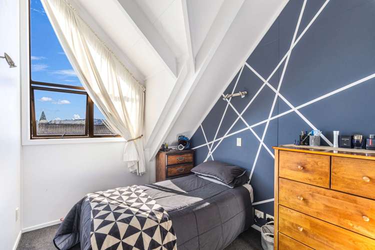 12 Black Street Stoke_16